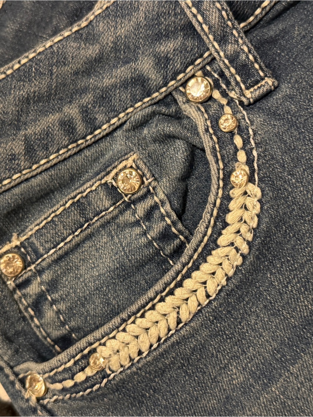 Earl Jean Rhinestone Flap Pocket Capri Jeans 14 - Picture 4 of 9